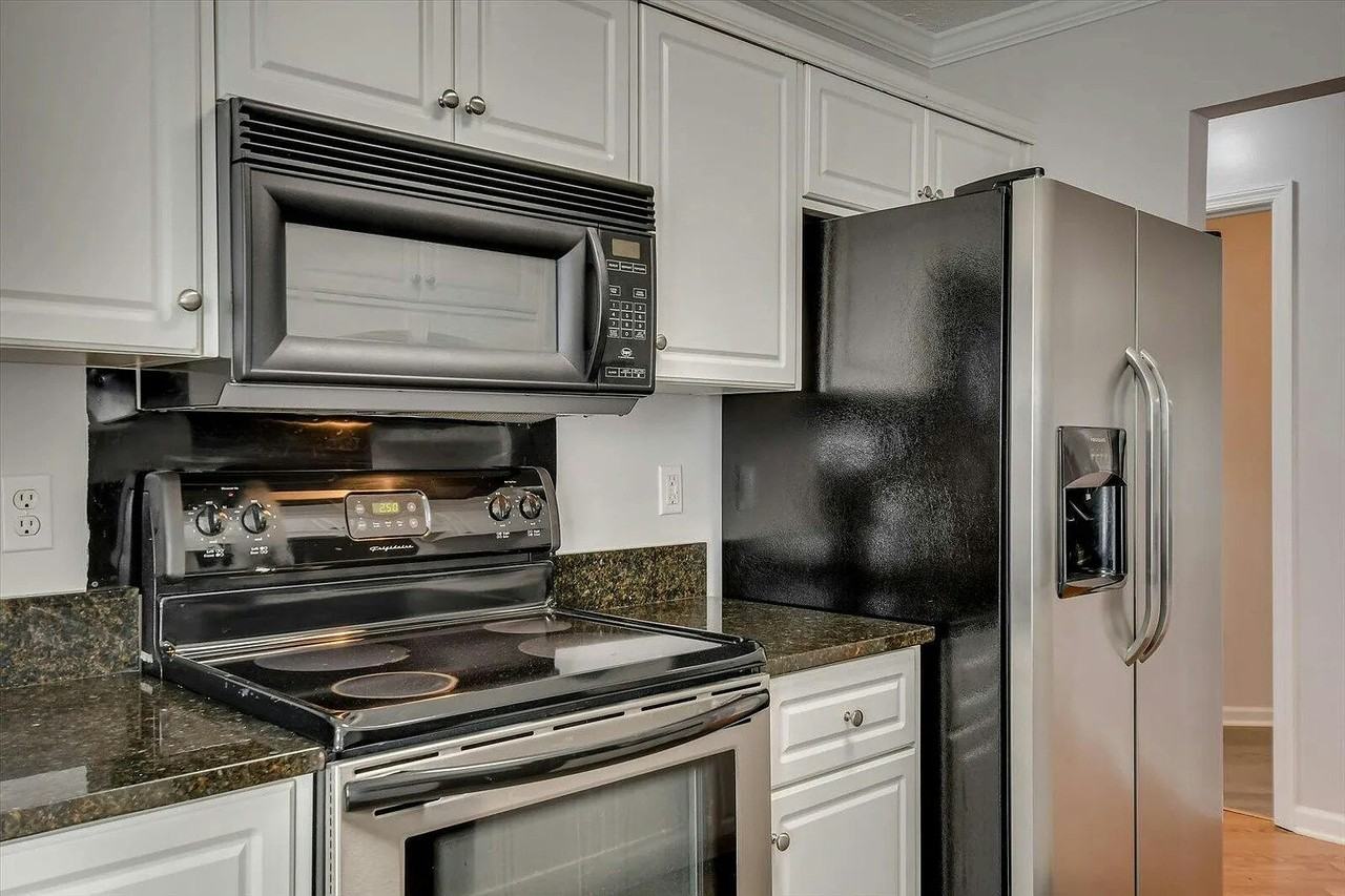 7652 Main Street - Photo 6 of 17