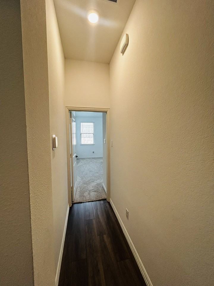 2106 Franklin St - Photo 4 of 31