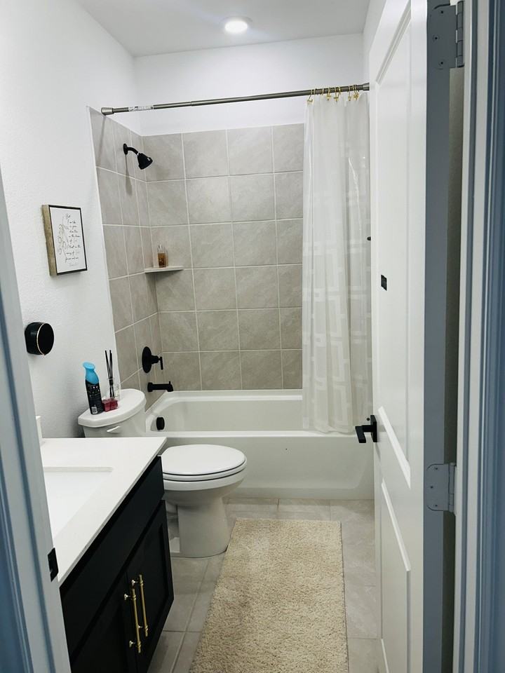 2106 Franklin St - Photo 5 of 31