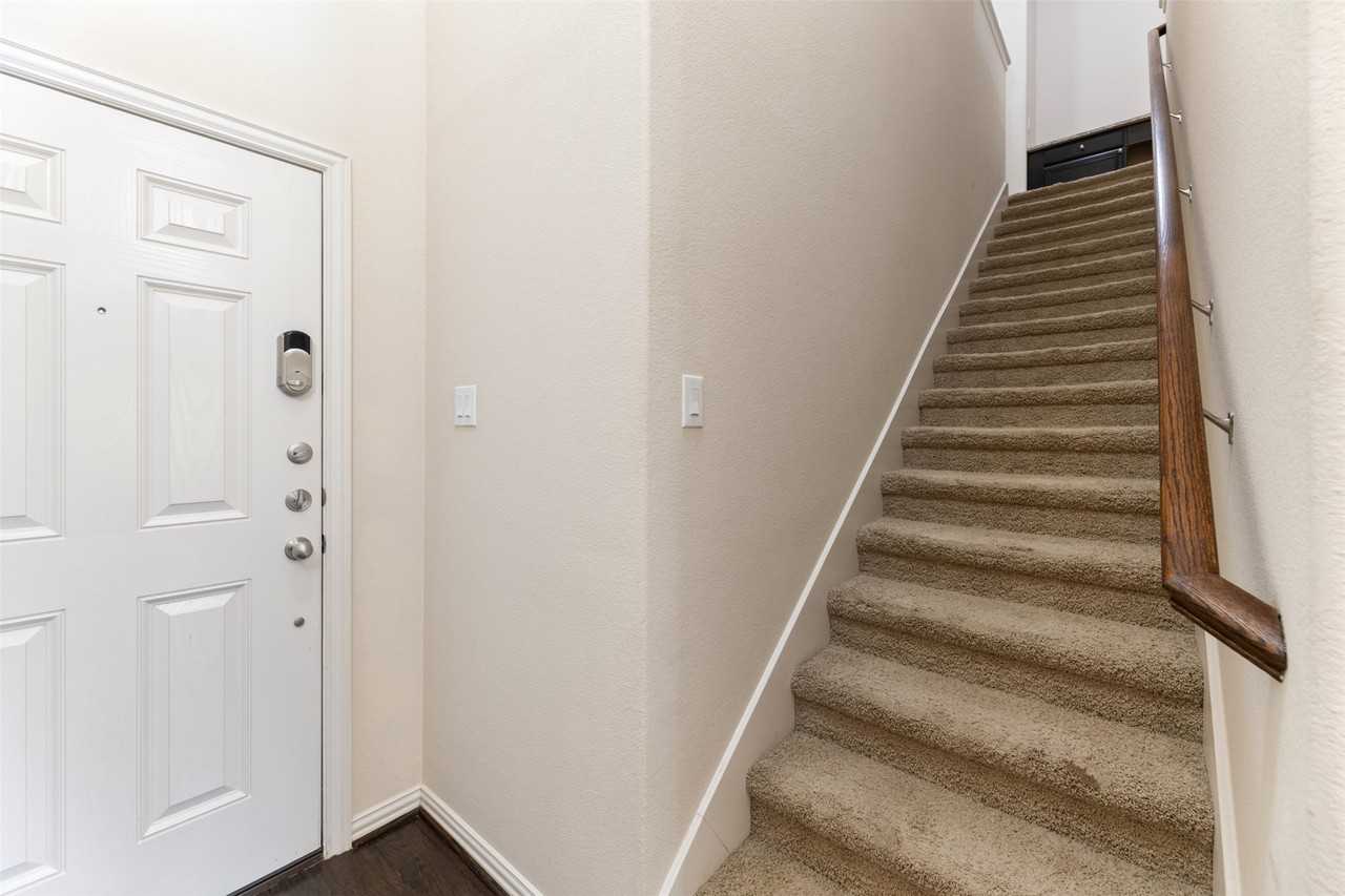 6608 Rutherford Rd - Photo 7 of 30