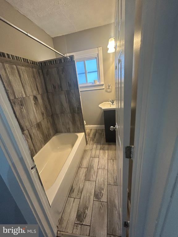 296 Homecrest Ave - Photo 3 of 10