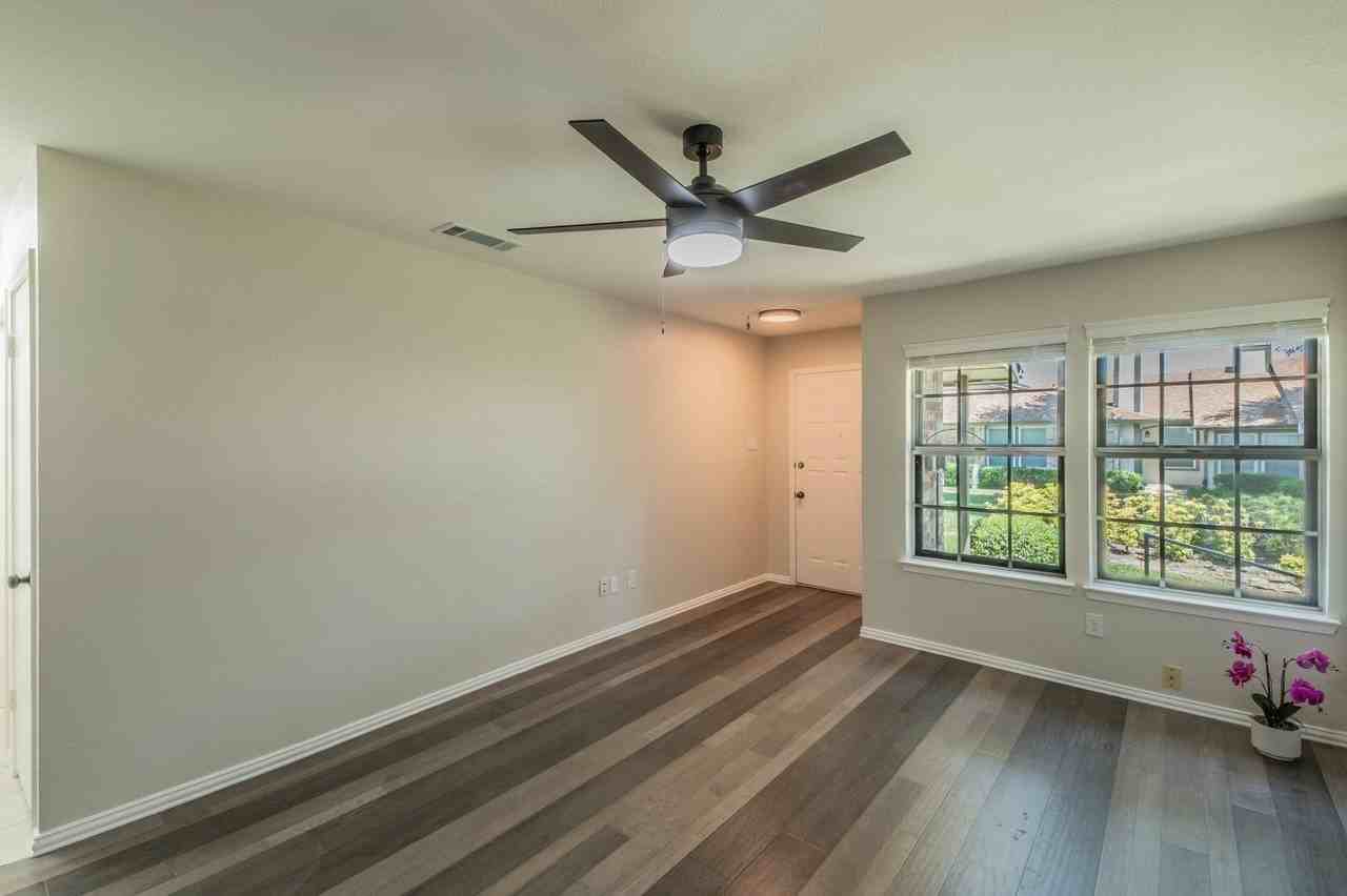 4450 Wind River Ln - Photo 3 of 25