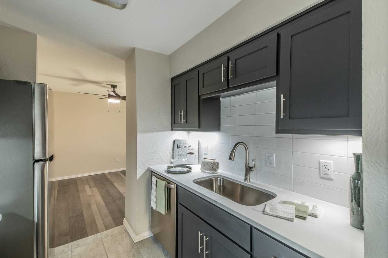 4450 Wind River Ln - Photo 5 of 25