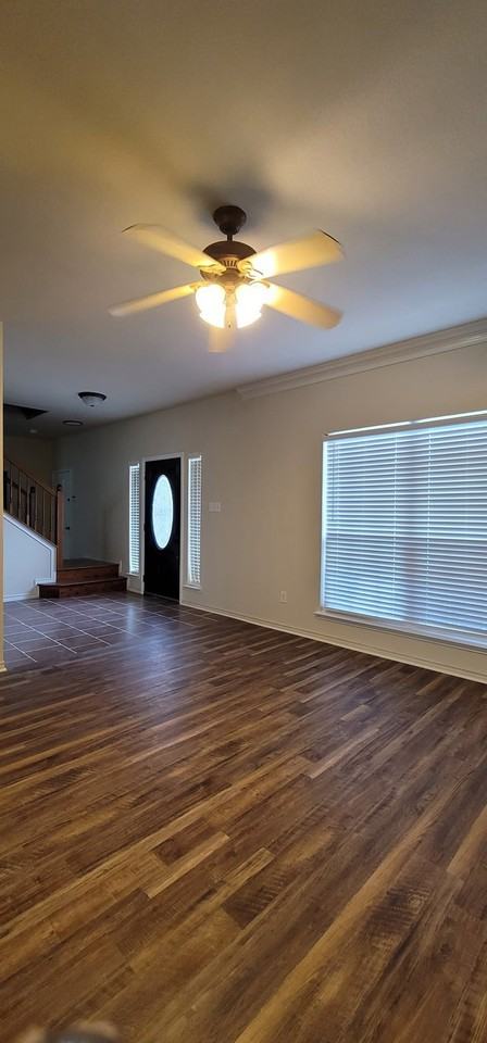 9367 Aristocrat Ln - Photo 3 of 24