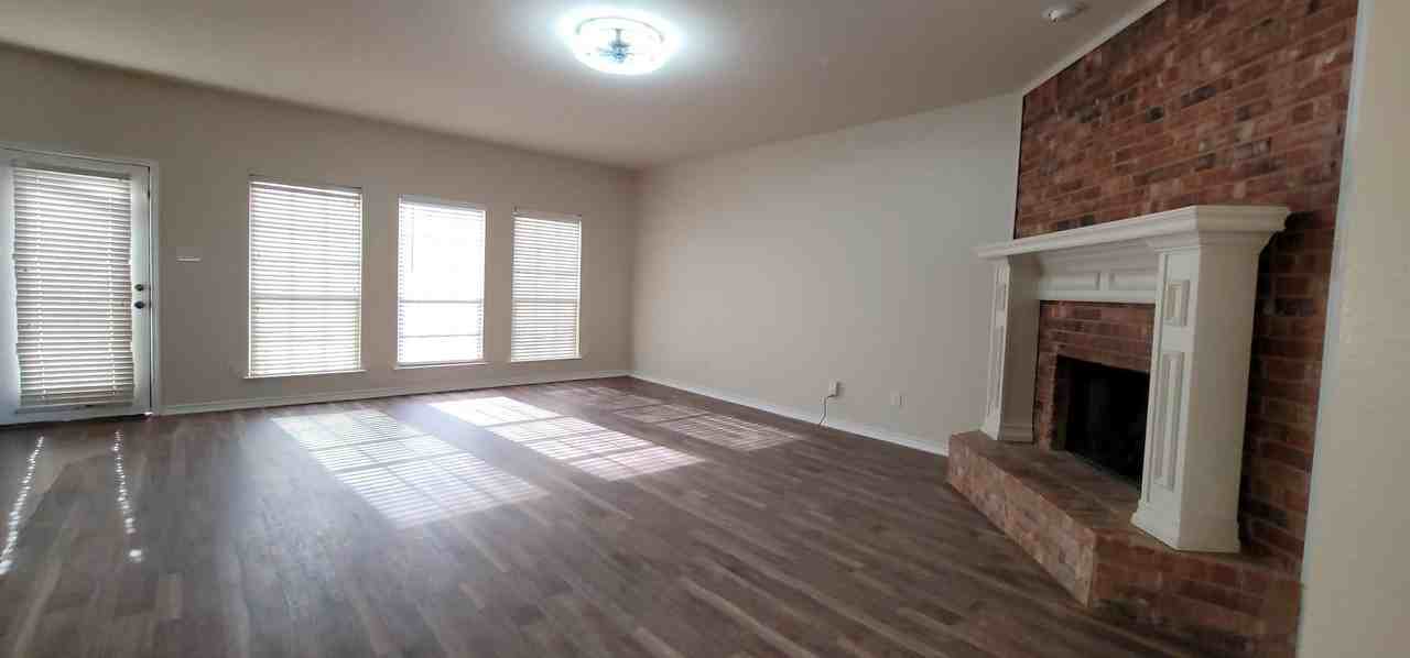 9367 Aristocrat Ln - Photo 4 of 24