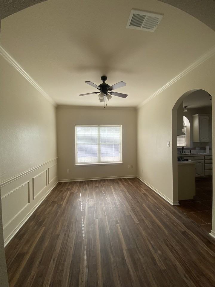 9367 Aristocrat Ln - Photo 6 of 24