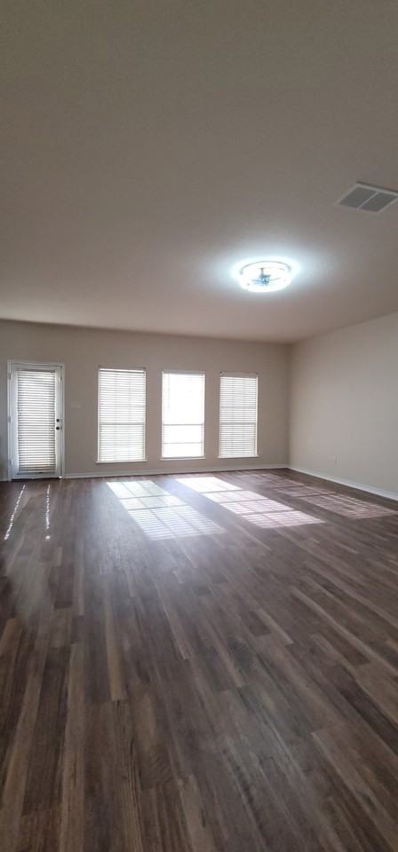 9367 Aristocrat Ln - Photo 7 of 24