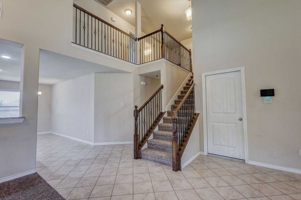 2000 Trinity Ln - Photo 5 of 28
