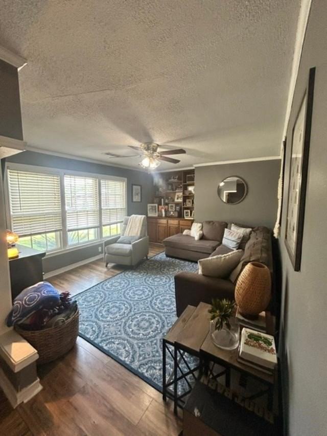 608 W Baldridge St - Photo 4 of 8