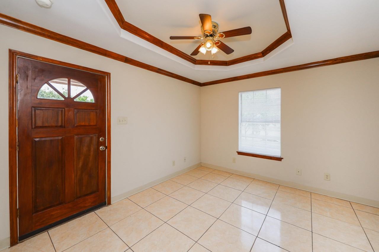 2704 San Agustin Ave - Photo 4 of 29