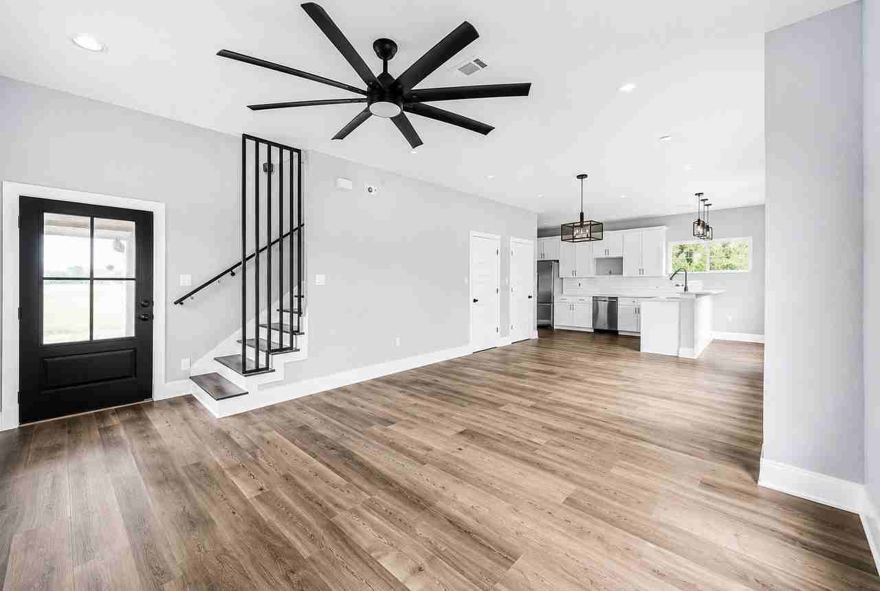 1115 E Oleander St - Photo 2 of 30