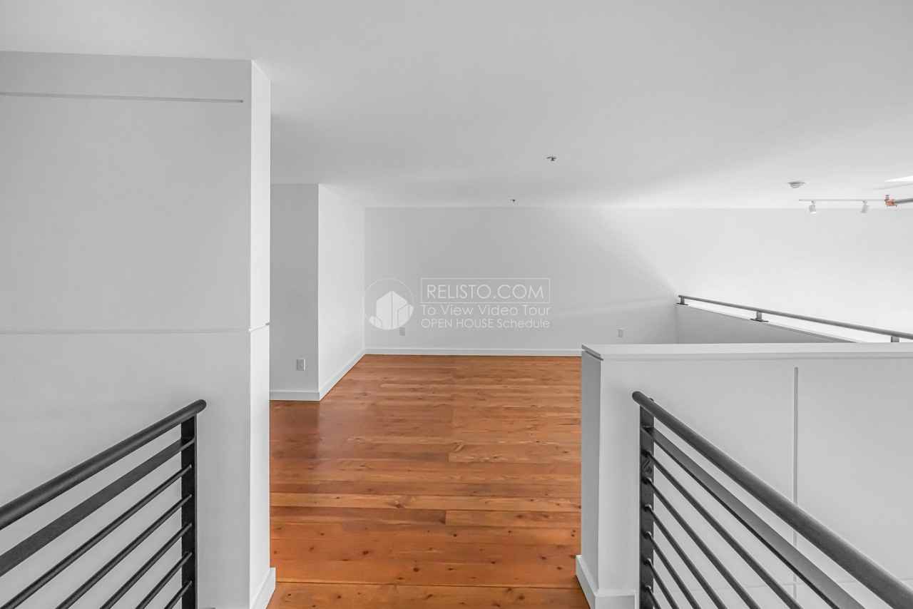 380 10th St #23 - Photo 6 of 25