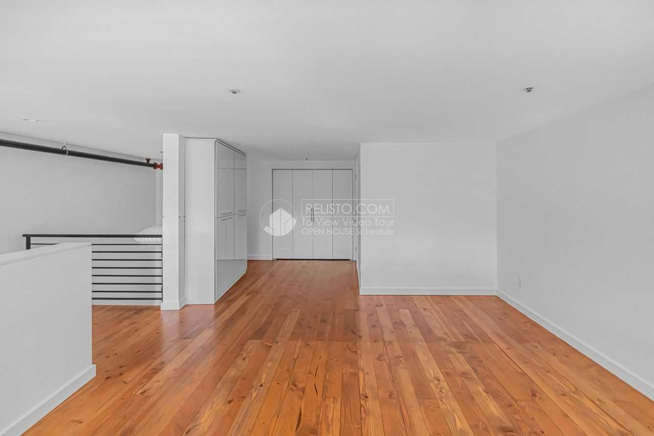 380 10th St #23 - Photo 7 of 25