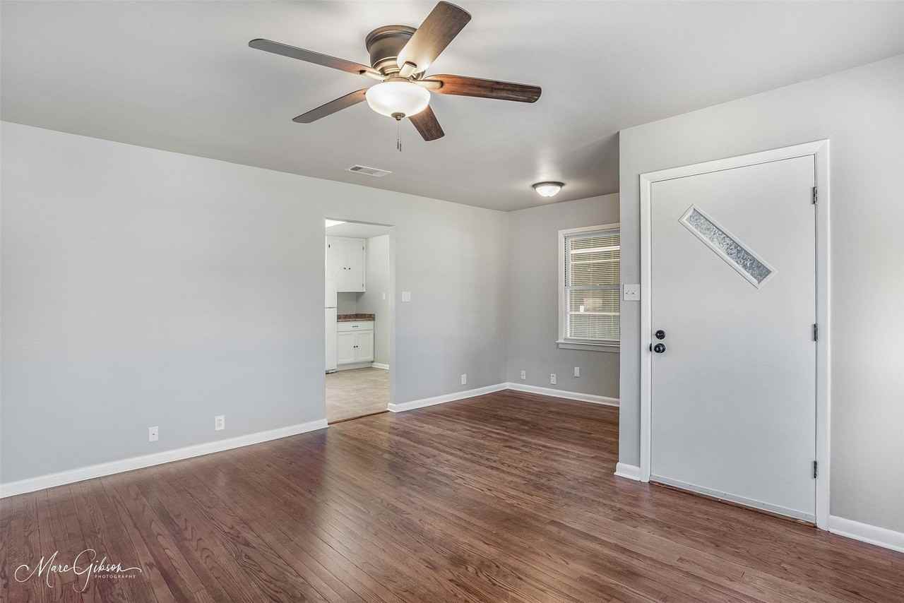 115 Larkin St - Photo 5 of 15