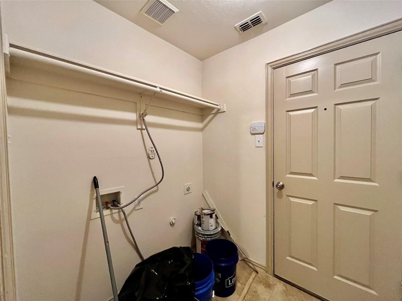 1005 Tallahassee Dr - Photo 4 of 28