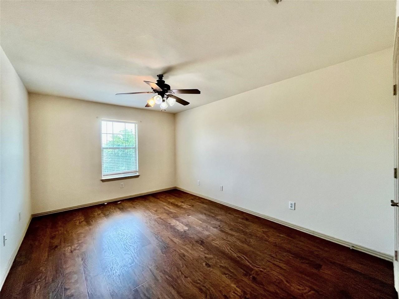 1005 Tallahassee Dr - Photo 5 of 28