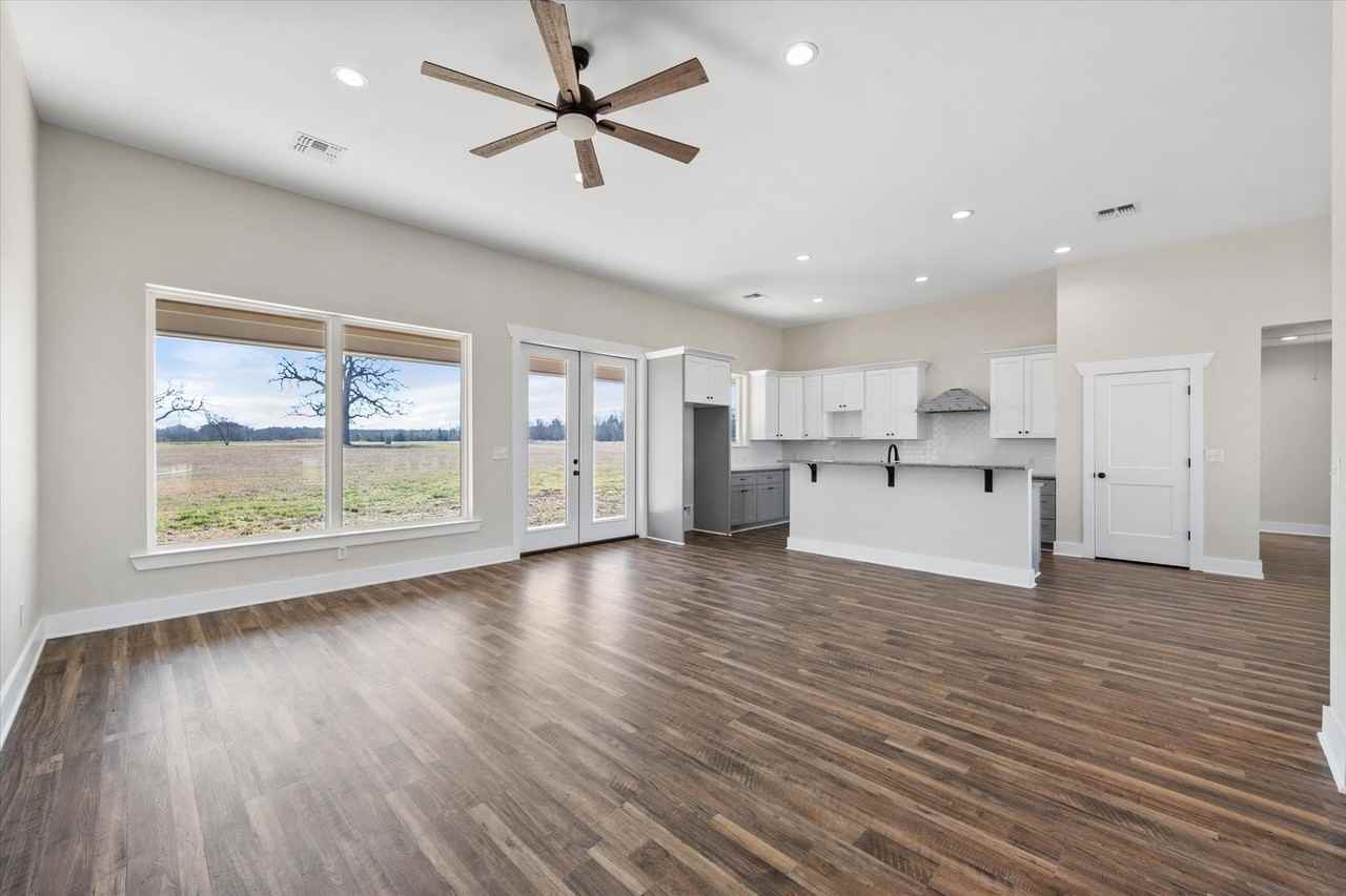 4003 Nettle Rd - Photo 3 of 33