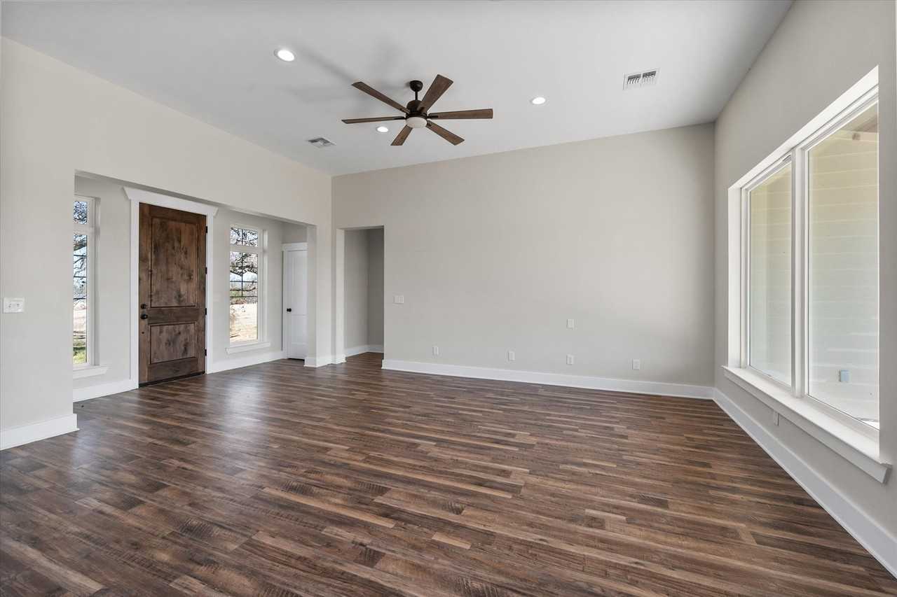 4003 Nettle Rd - Photo 6 of 33