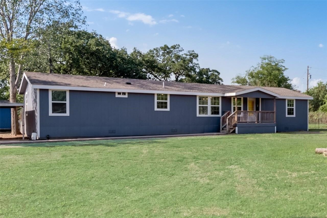 220 Ranch Rd - Photo 2 of 33