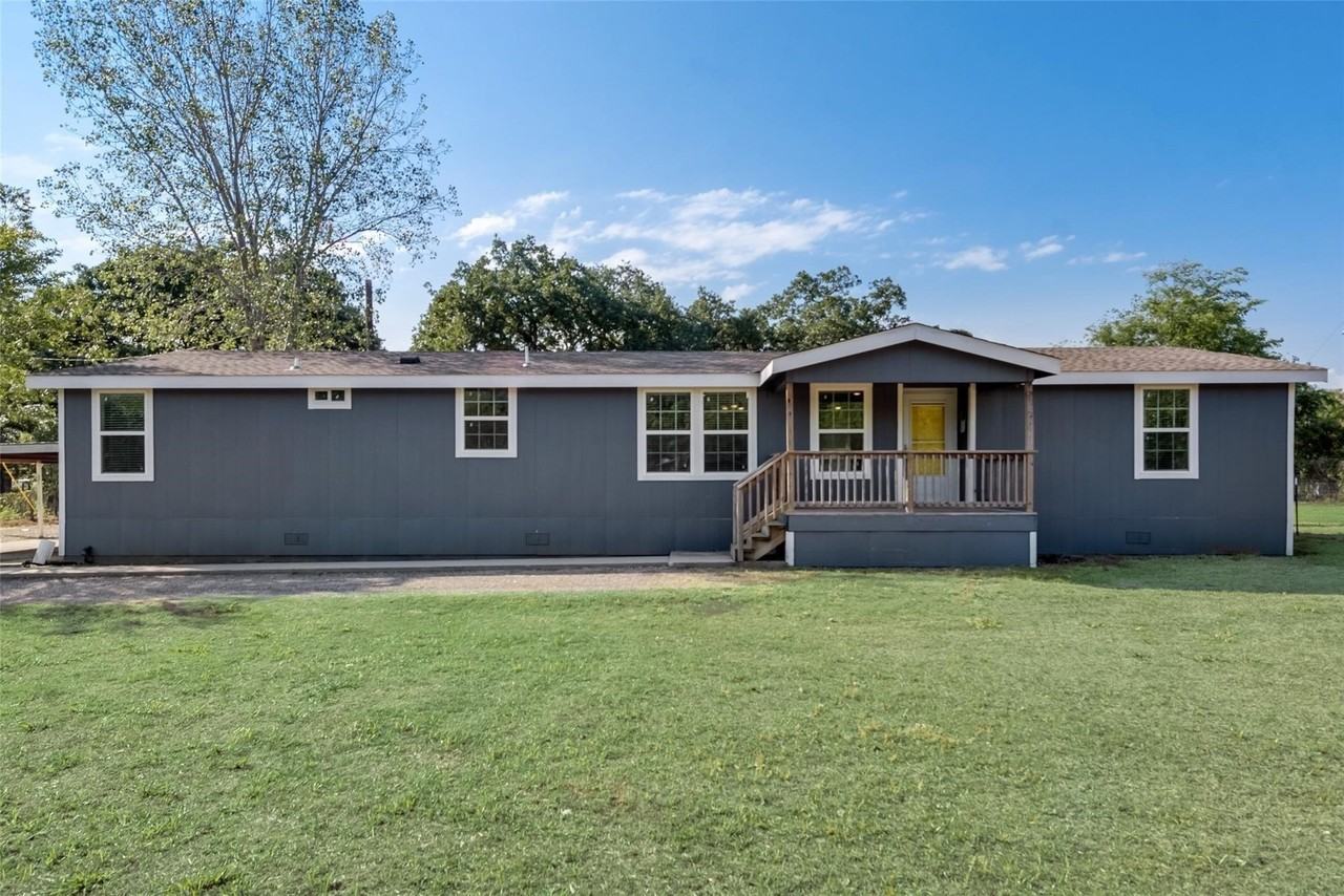 220 Ranch Rd - Photo 3 of 33