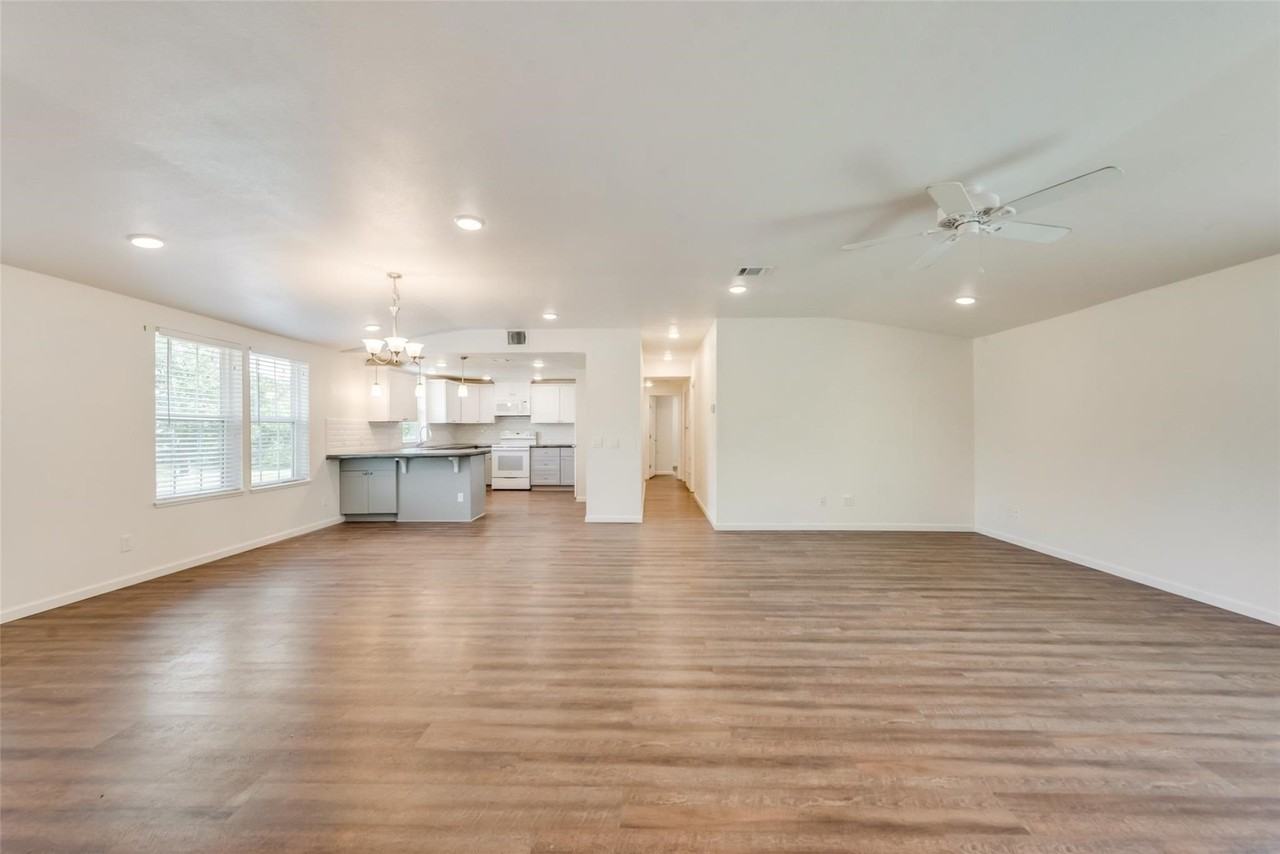 220 Ranch Rd - Photo 7 of 33