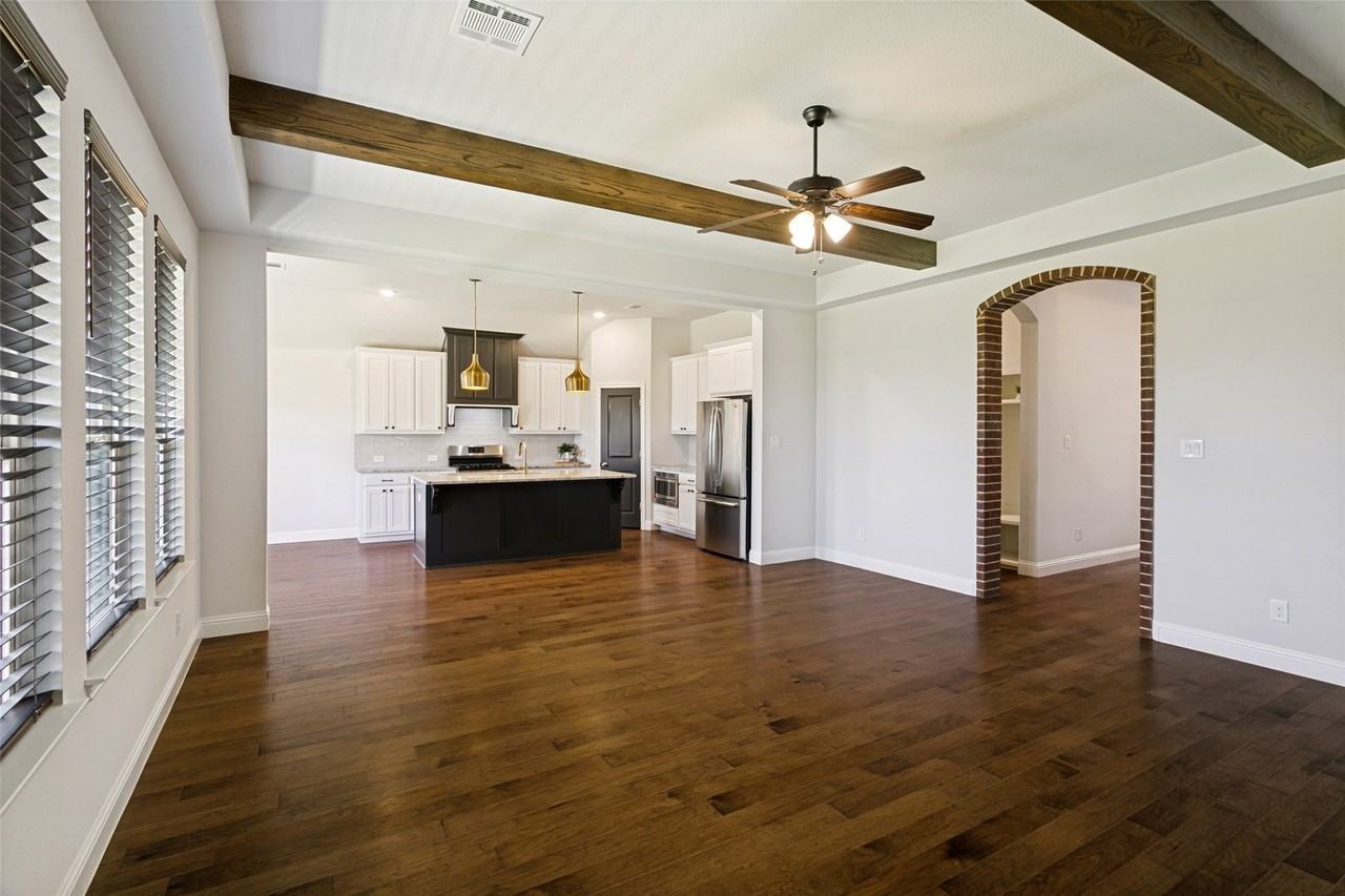 817 Highlands Ave - Photo 4 of 24