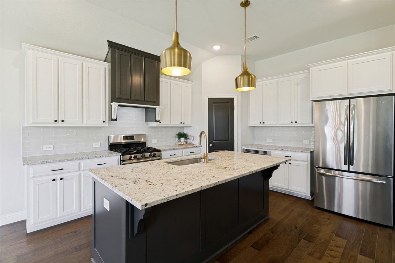 817 Highlands Ave - Photo 6 of 24