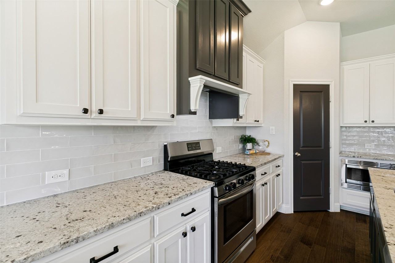 817 Highlands Ave - Photo 7 of 24