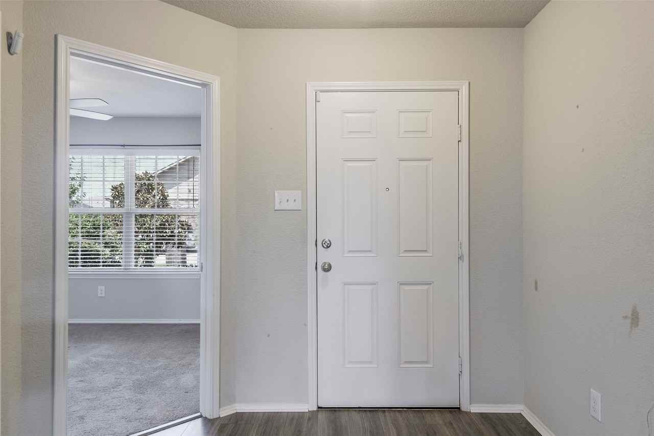 10521 Hartley Ln - Photo 2 of 15