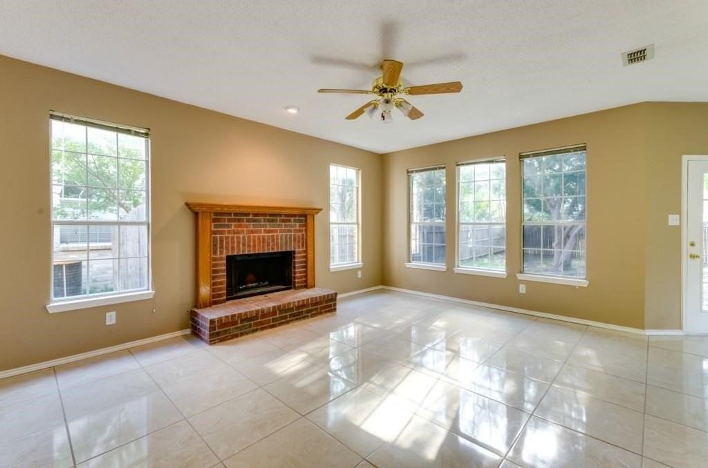 6801 Carrington Dr - Photo 3 of 21