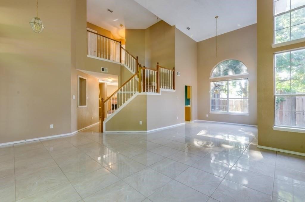 6801 Carrington Dr - Photo 5 of 21