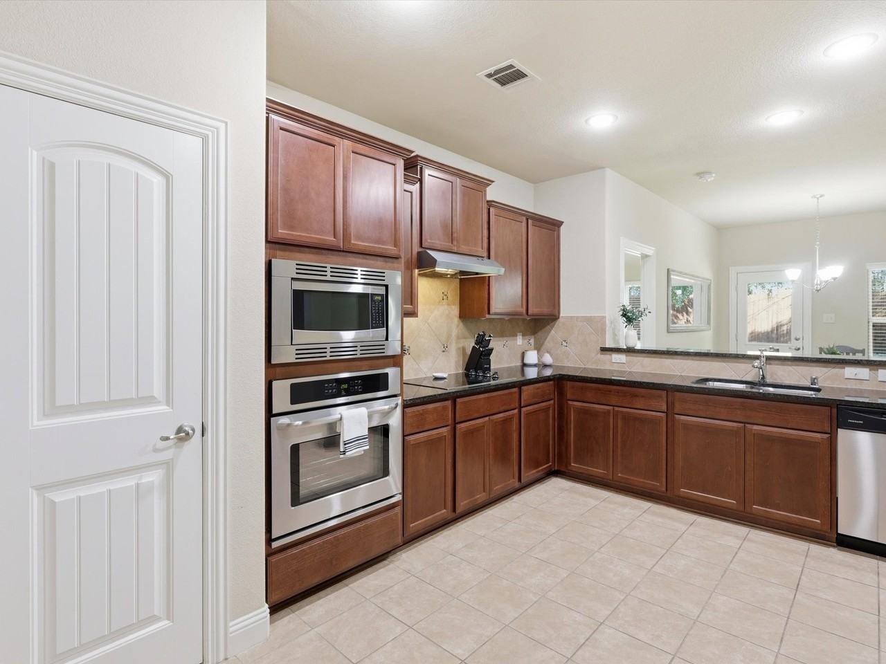 609 Racine Dr - Photo 6 of 29