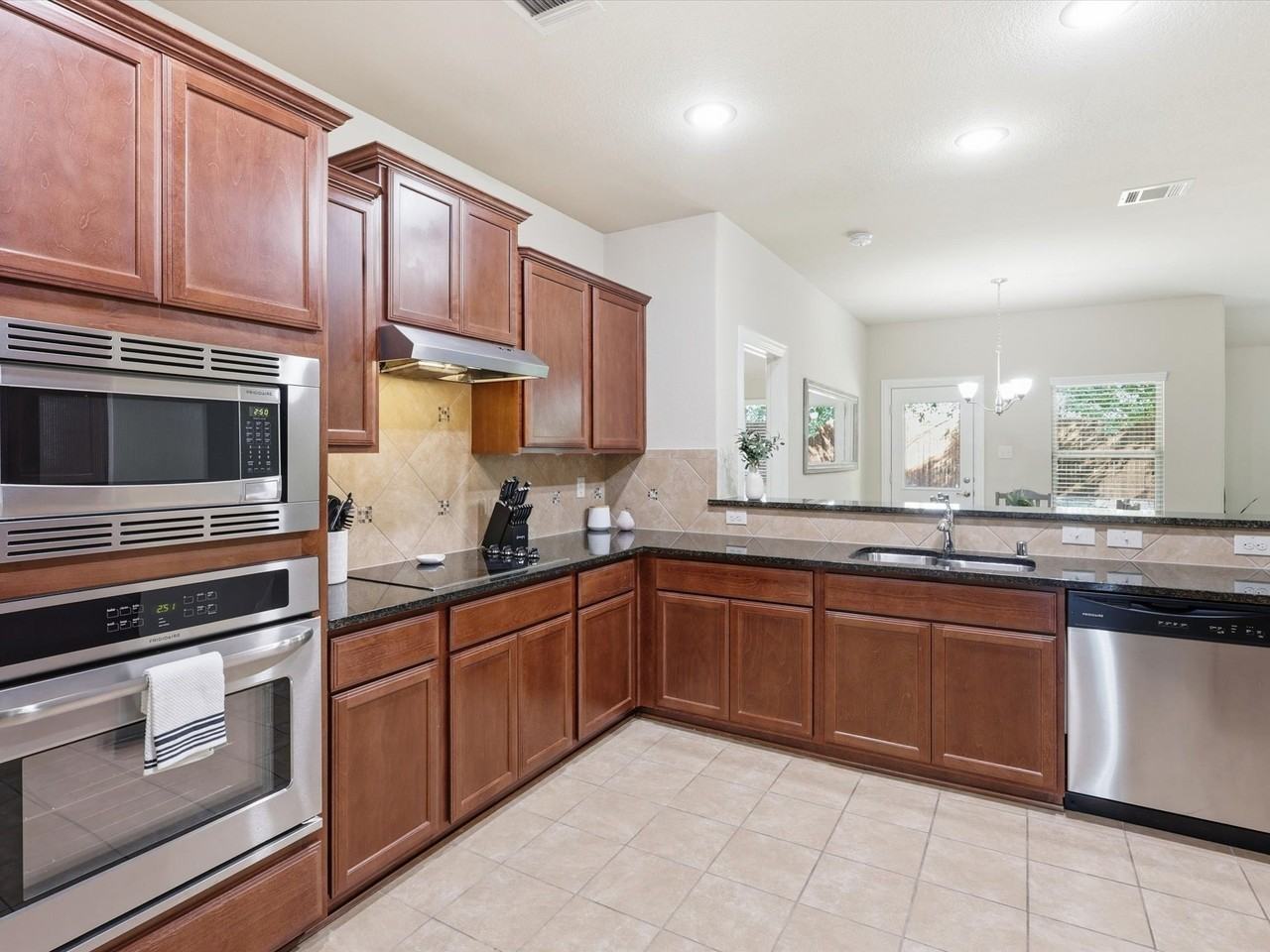 609 Racine Dr - Photo 7 of 29