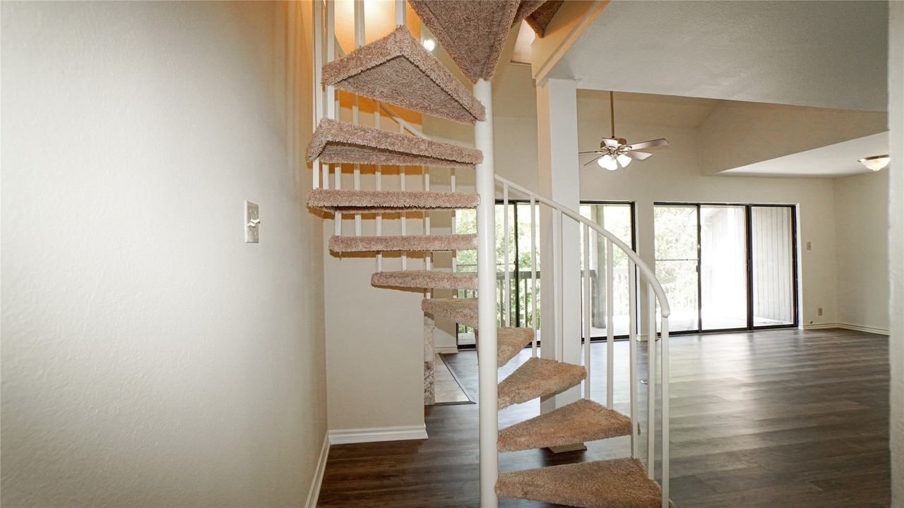 1220 Signal Ridge Pl - Photo 3 of 24
