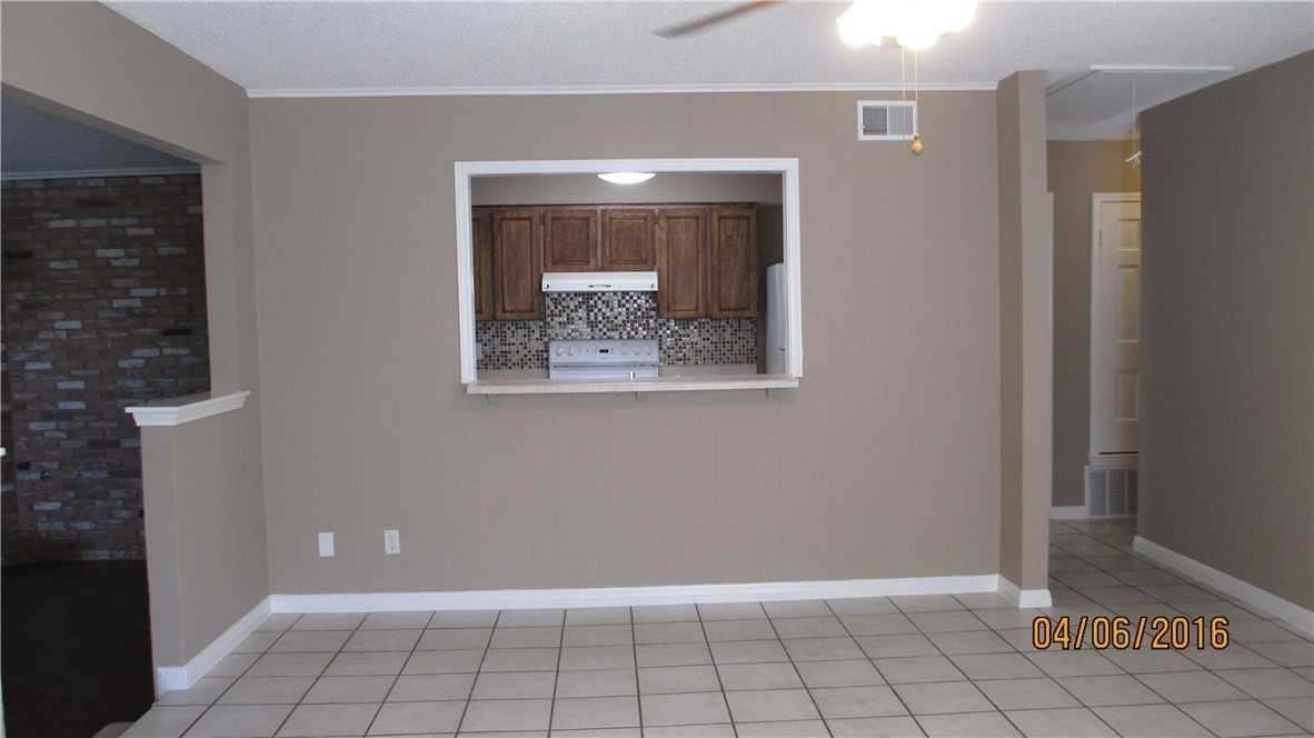 13223 Kit Ln #13225 - Photo 6 of 31