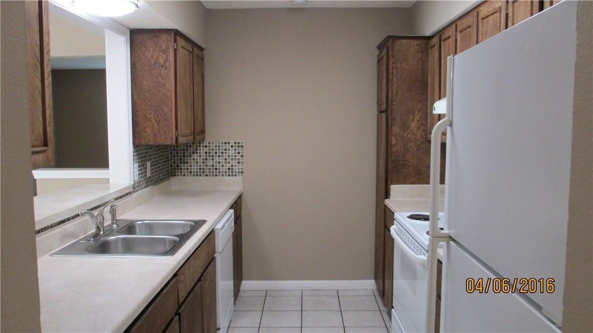13223 Kit Ln #13225 - Photo 7 of 31