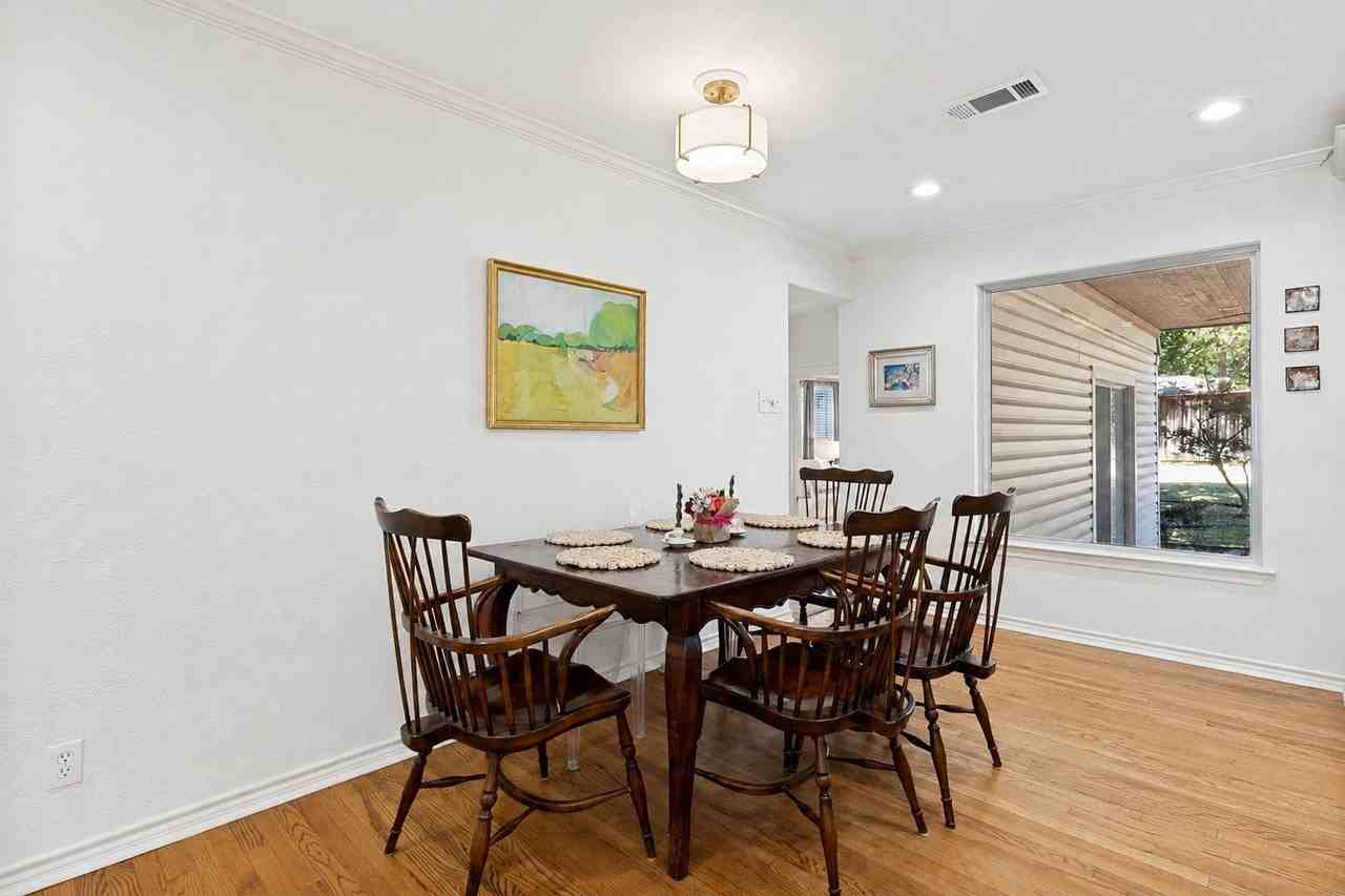 4017 Beechwood Ln - Photo 4 of 16
