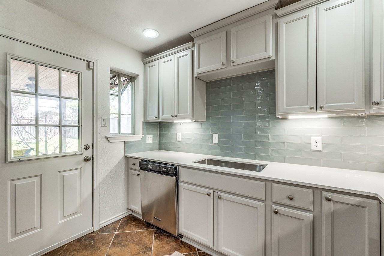 4017 Beechwood Ln - Photo 6 of 16