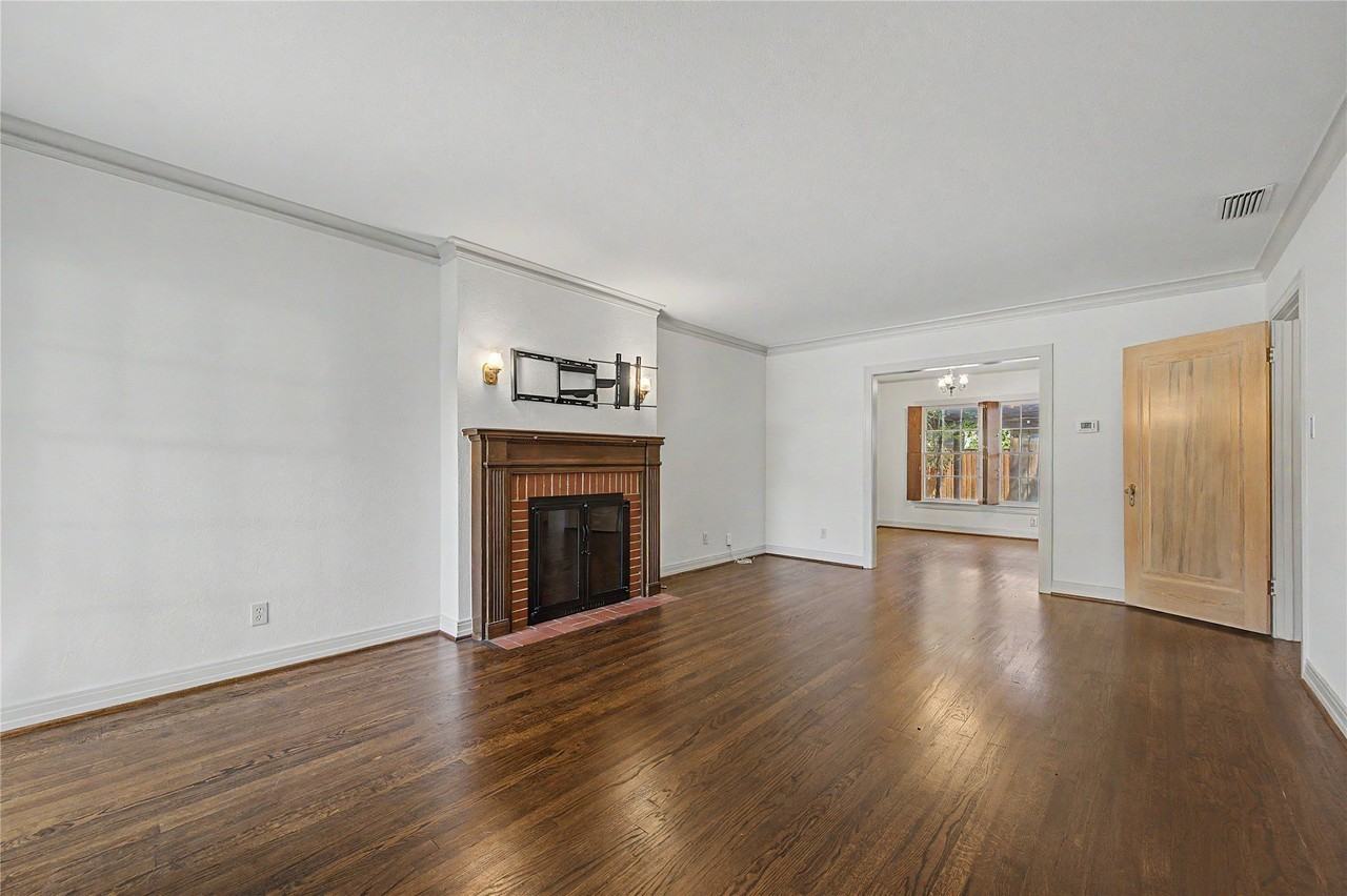 6047 Martel Ave - Photo 3 of 22