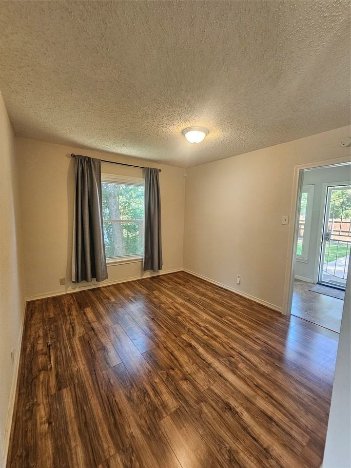 3115 Dahlia Dr - Photo 7 of 15