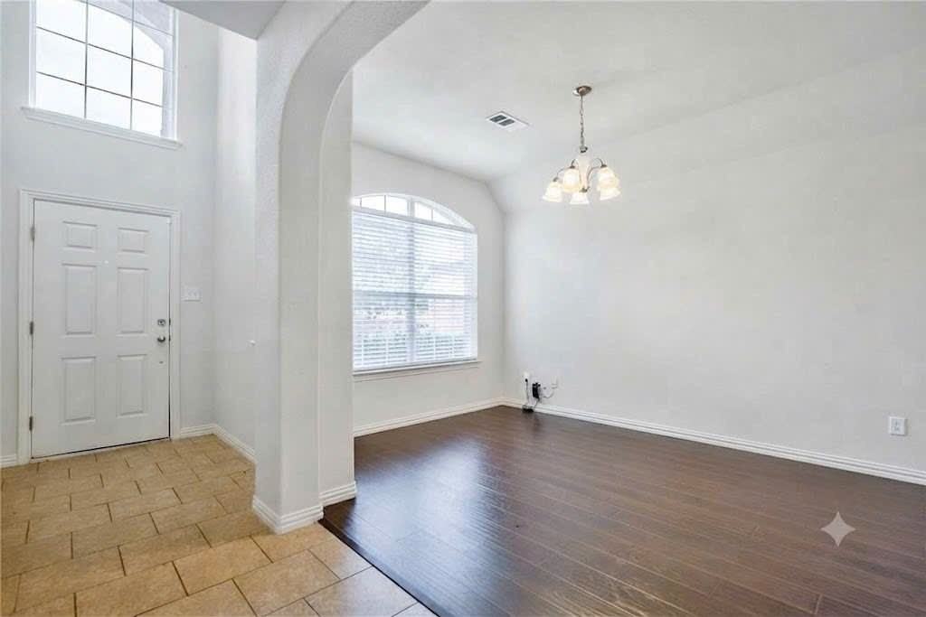 7108 Jessup Ct - Photo 2 of 30