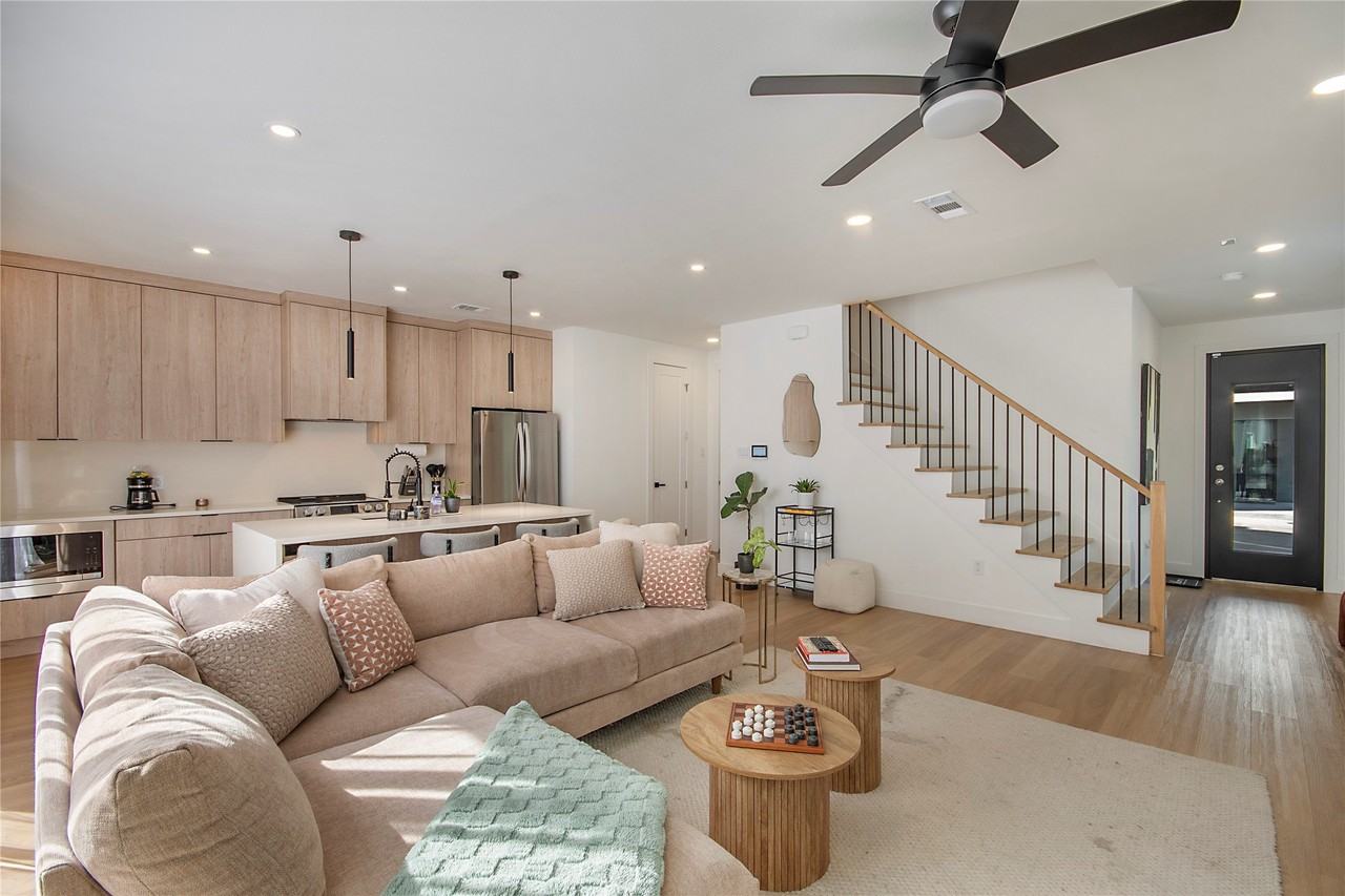 7336 Flyers Way - Photo 4 of 33