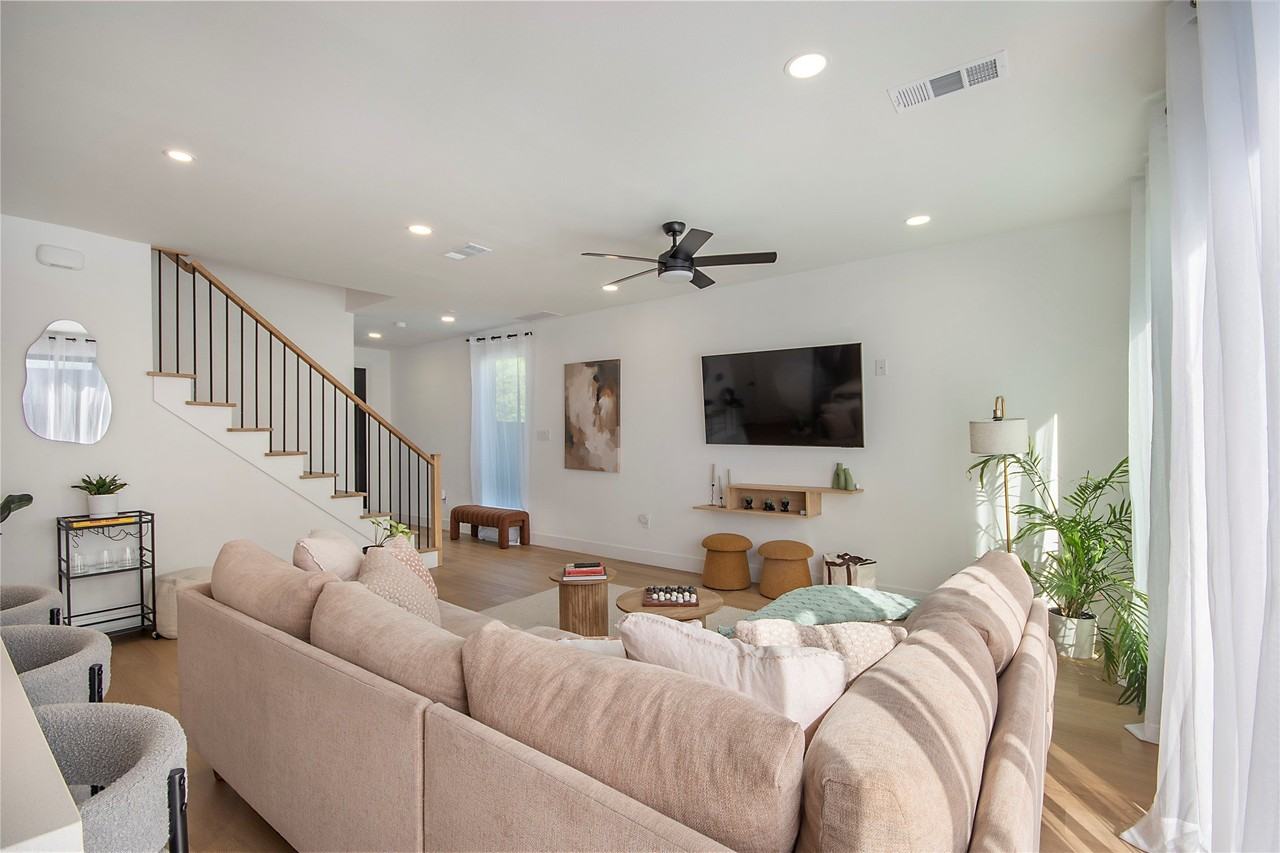 7336 Flyers Way - Photo 5 of 33