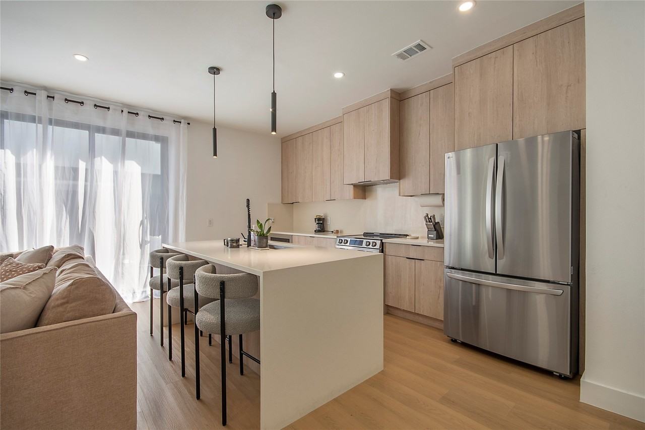 7336 Flyers Way - Photo 6 of 33