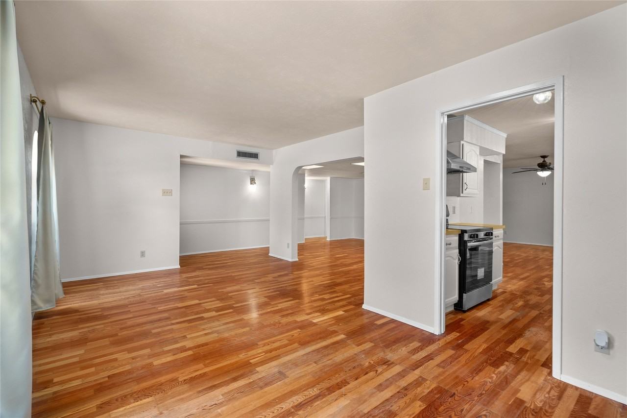 2801 Clover Valley Dr - Photo 3 of 17