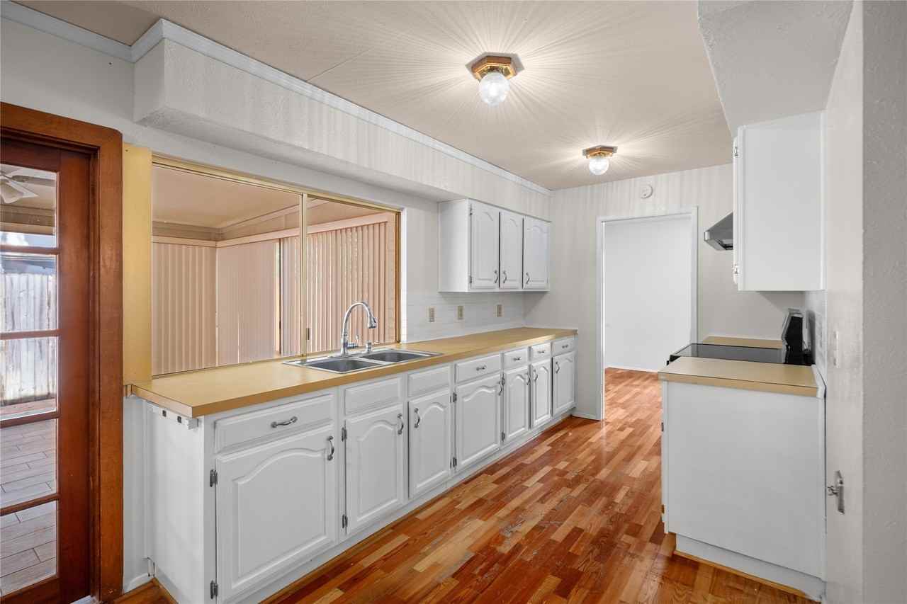 2801 Clover Valley Dr - Photo 4 of 17