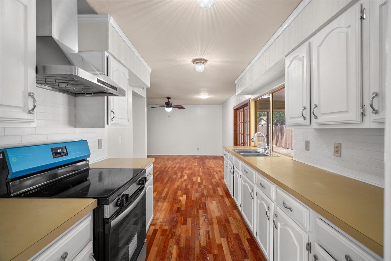 2801 Clover Valley Dr - Photo 5 of 17