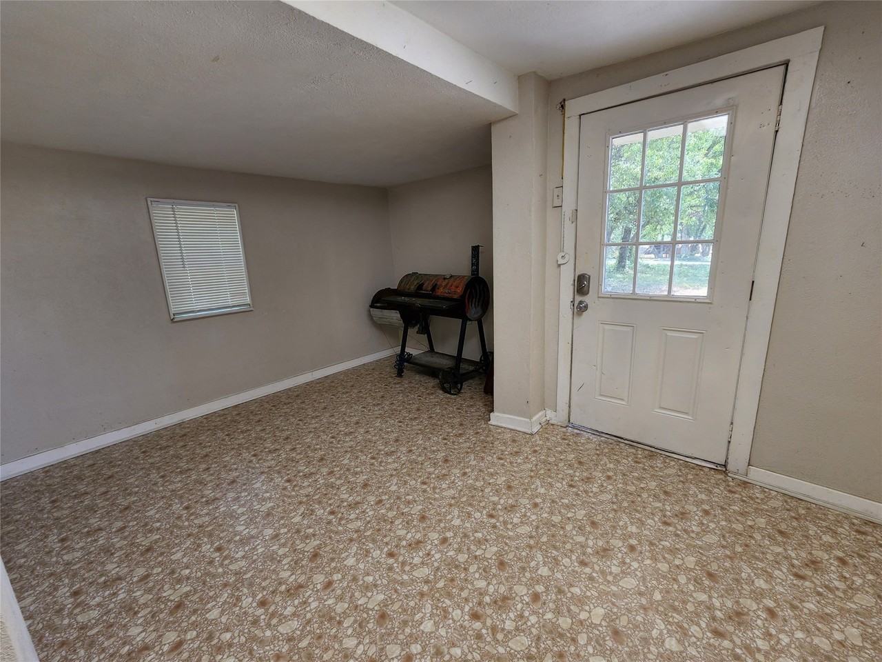 508 Acme St - Photo 5 of 15