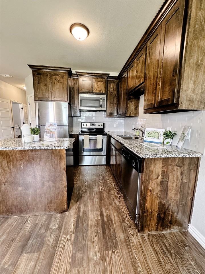 127 Bennett Hills Dr #3 - Photo 4 of 18