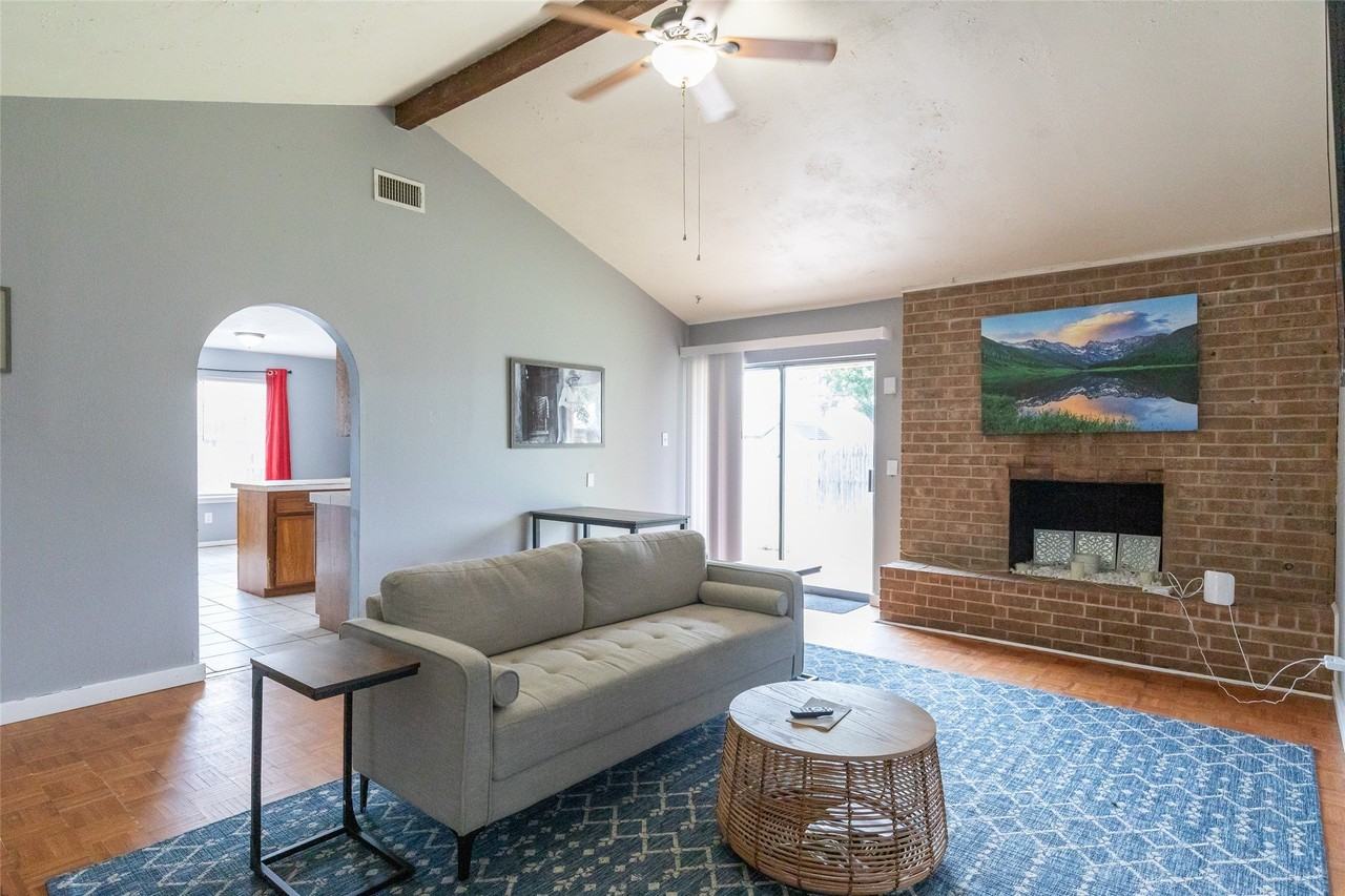 3117 Post Oak Rd - Photo 2 of 28